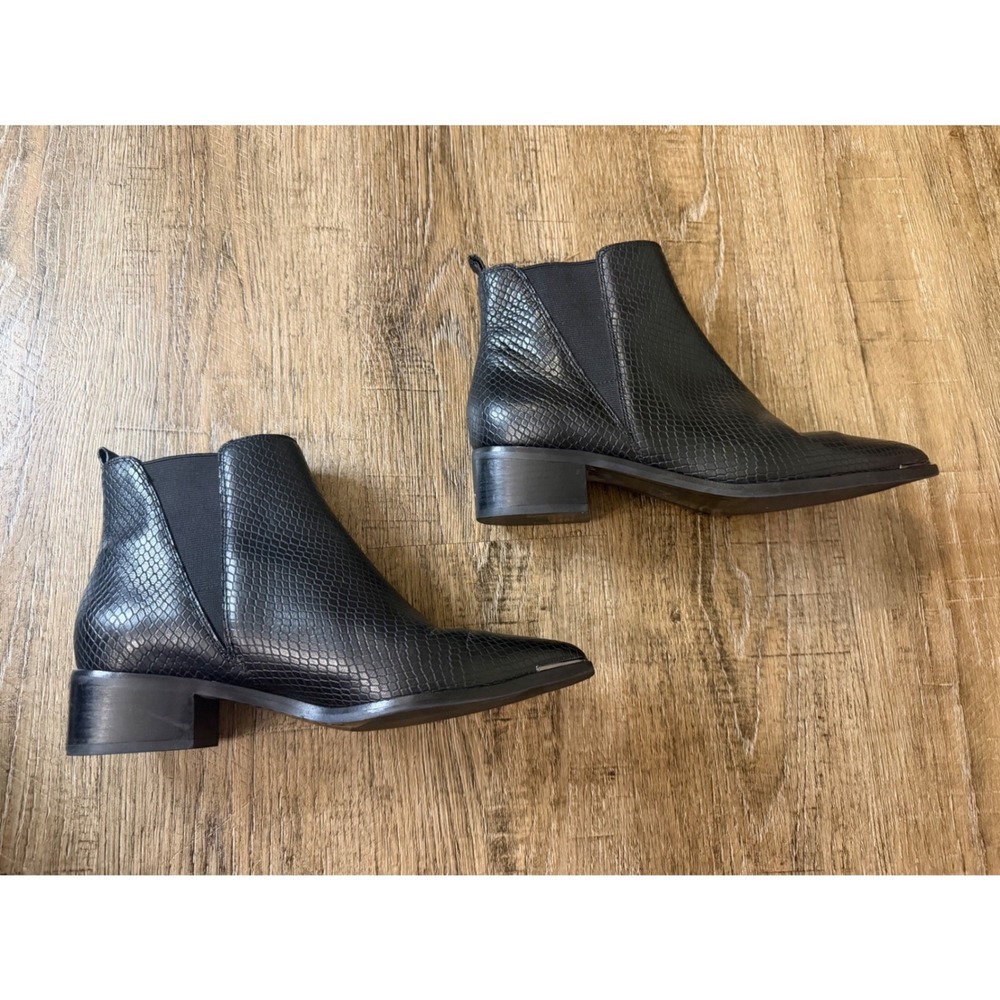 Marc Fisher LTD Yale Black Snakeskin Embossed Leather Chelsea Boots Size 8.5M